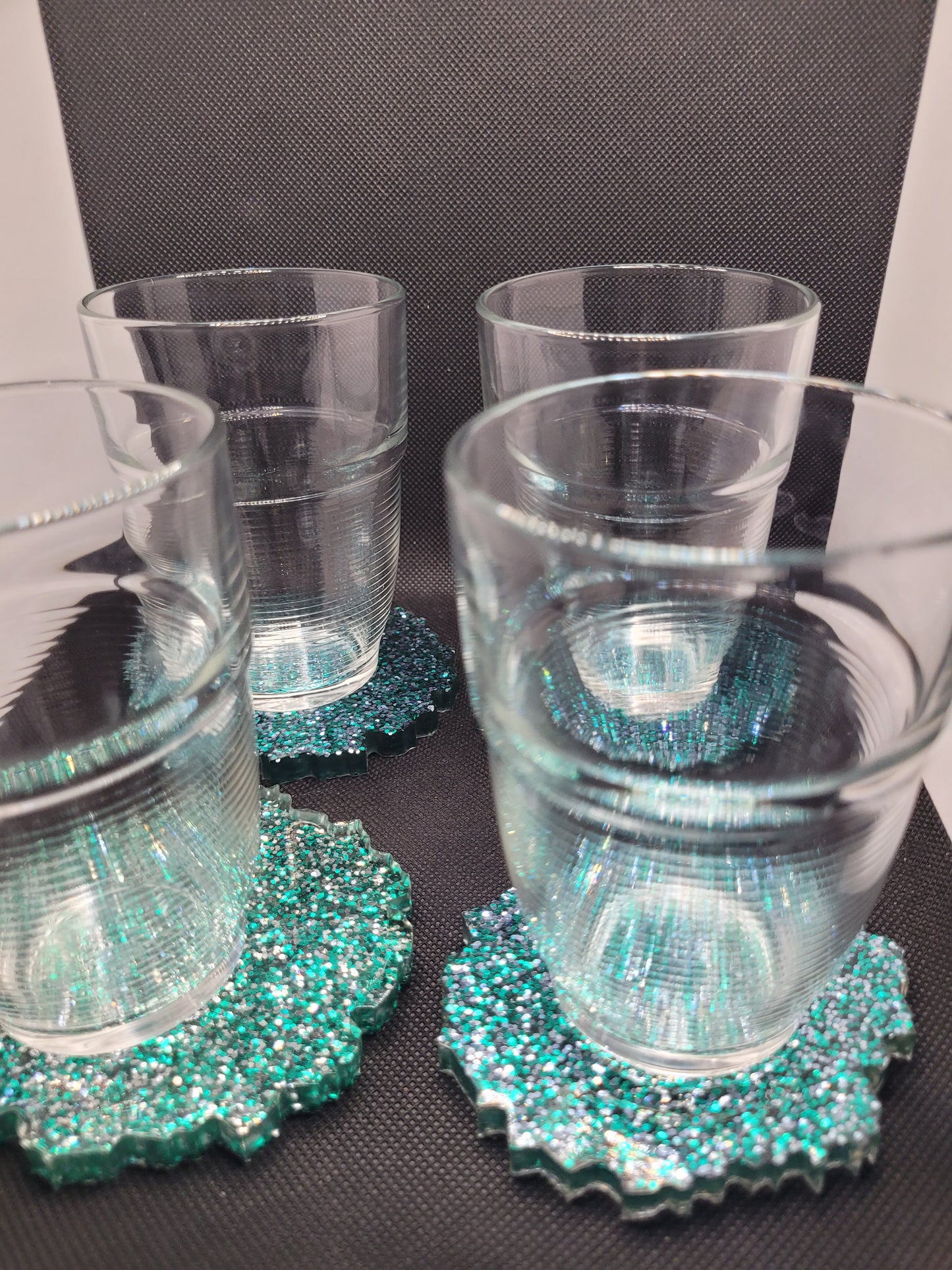 Dessous de verre transparent & diverses paillettes fine et holographiques bleu+ vert