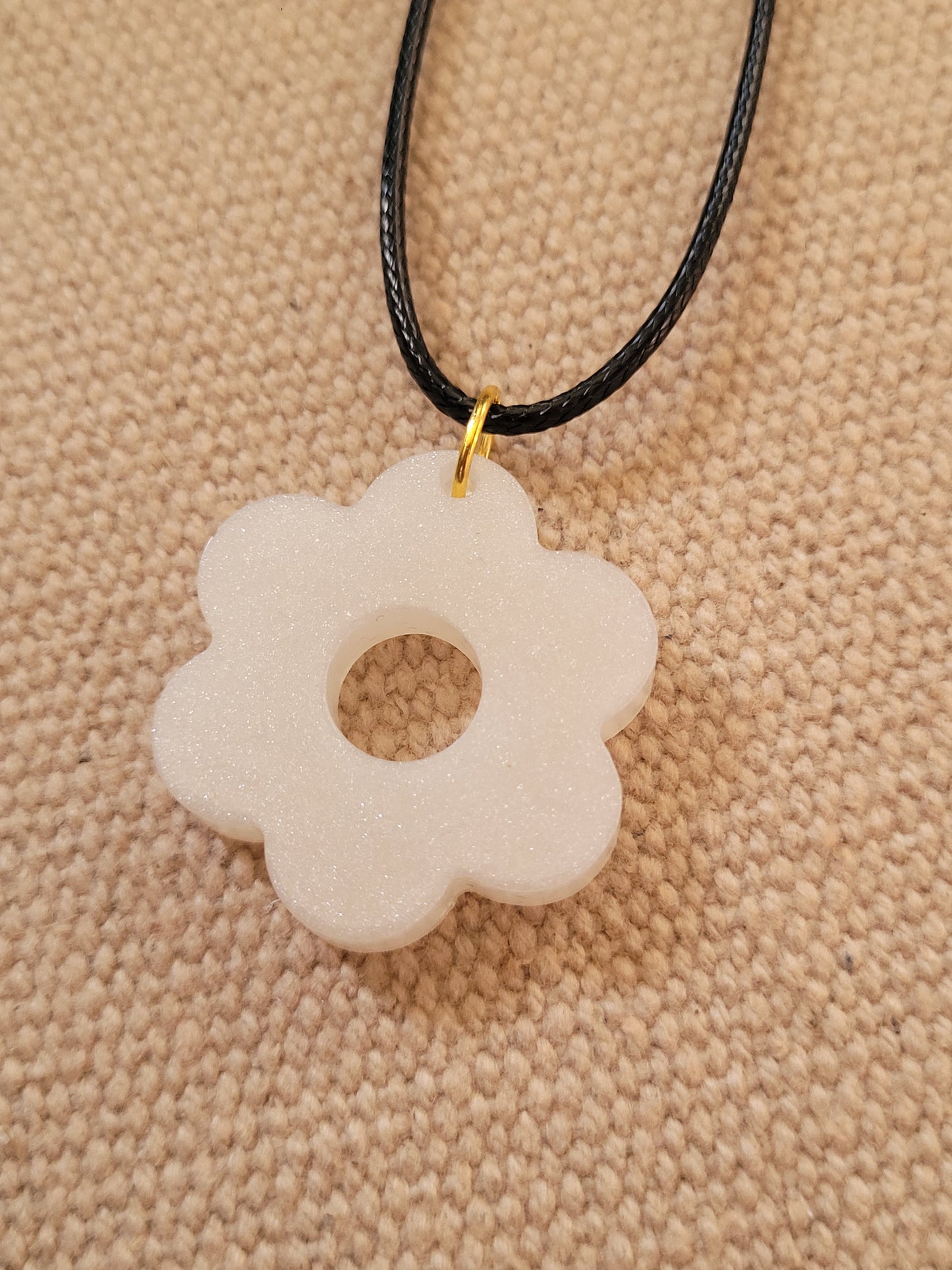 Collier en corde noir Petite Marguerite N°3