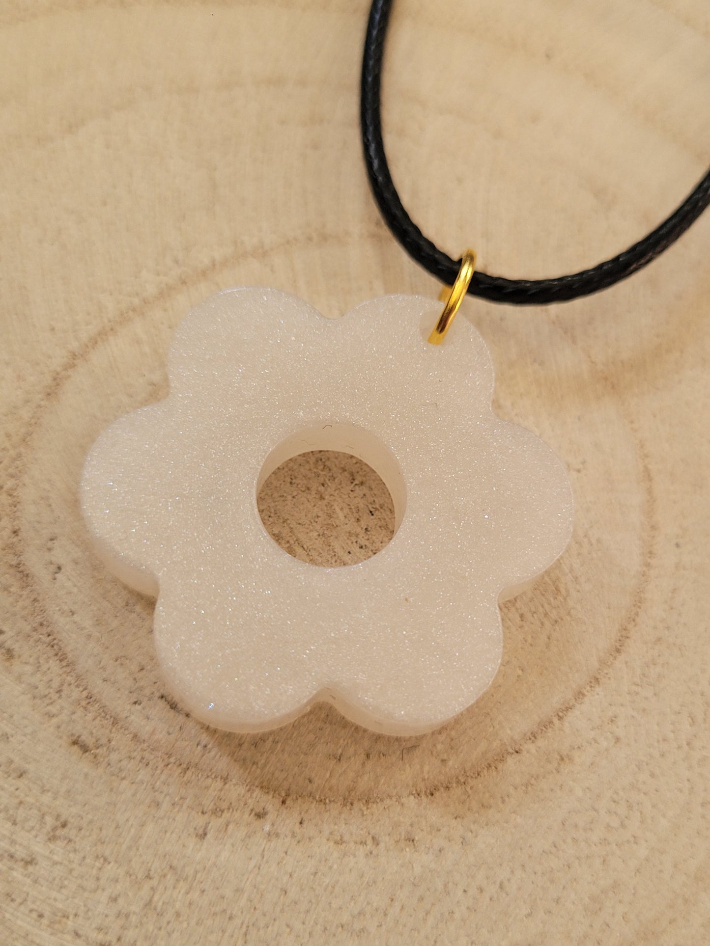 Collier en corde noir Petite Marguerite N°3