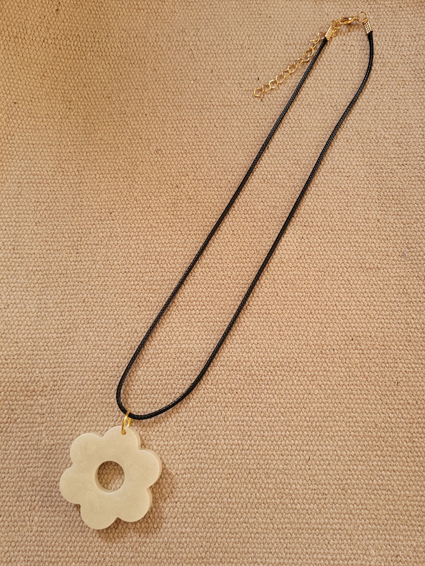 Collier en corde Marguerite N°4